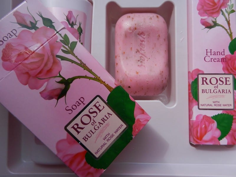 Косметика с маслом роз