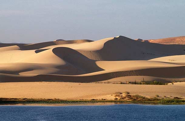 Белые дюны в Фантьете (Вьетнам)