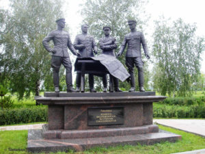 Памятник полководцам