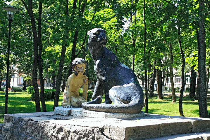 Памятник Маугли