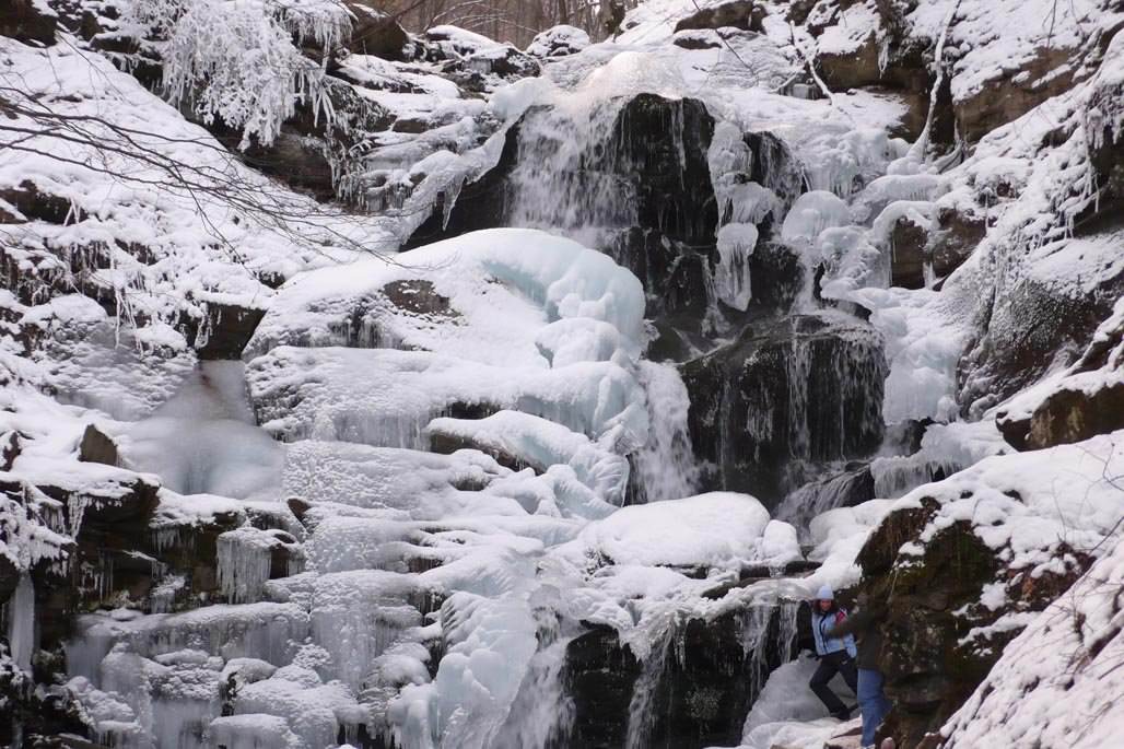 Водопад Шипот зимой