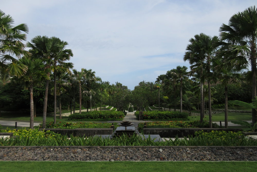 The Ritz-Carlton, Bali – Front lawns