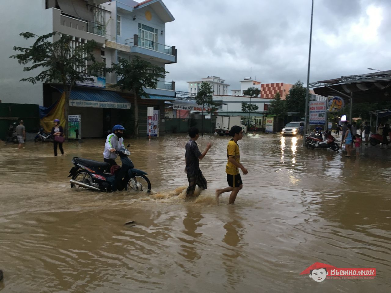 Погода в Нячанге. Температура воздуха и воды по месяцам