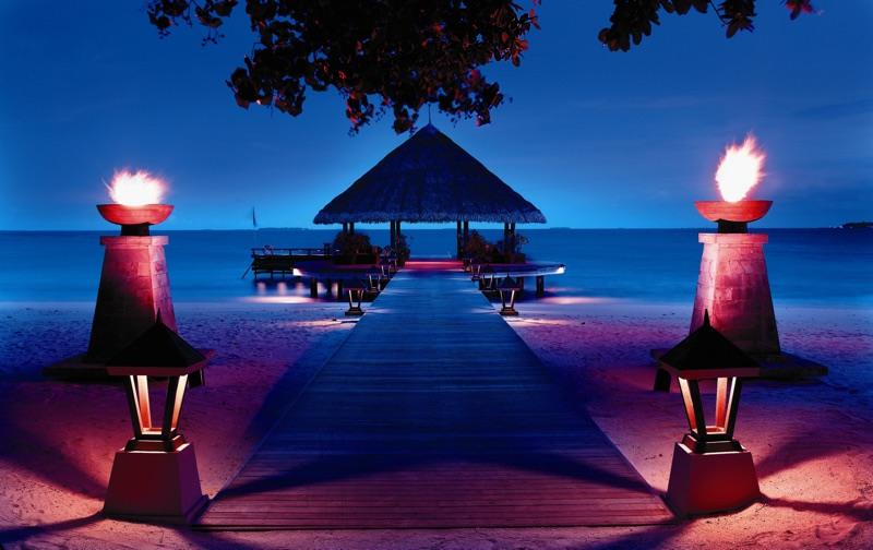 Dhoni-shaped wedding pavilion at Angsana Resort and Spa Ihuru, Maldives