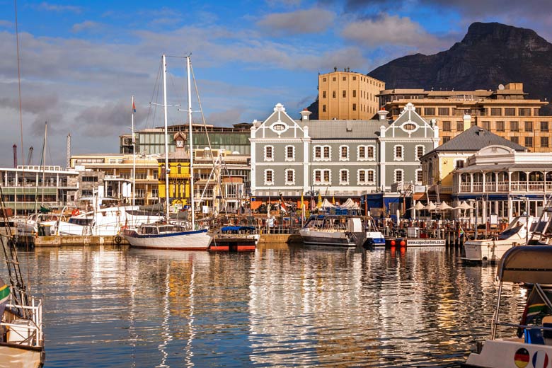 Victoria and Albert Waterfront, Cape Town © mdmworks - Fotolia.com