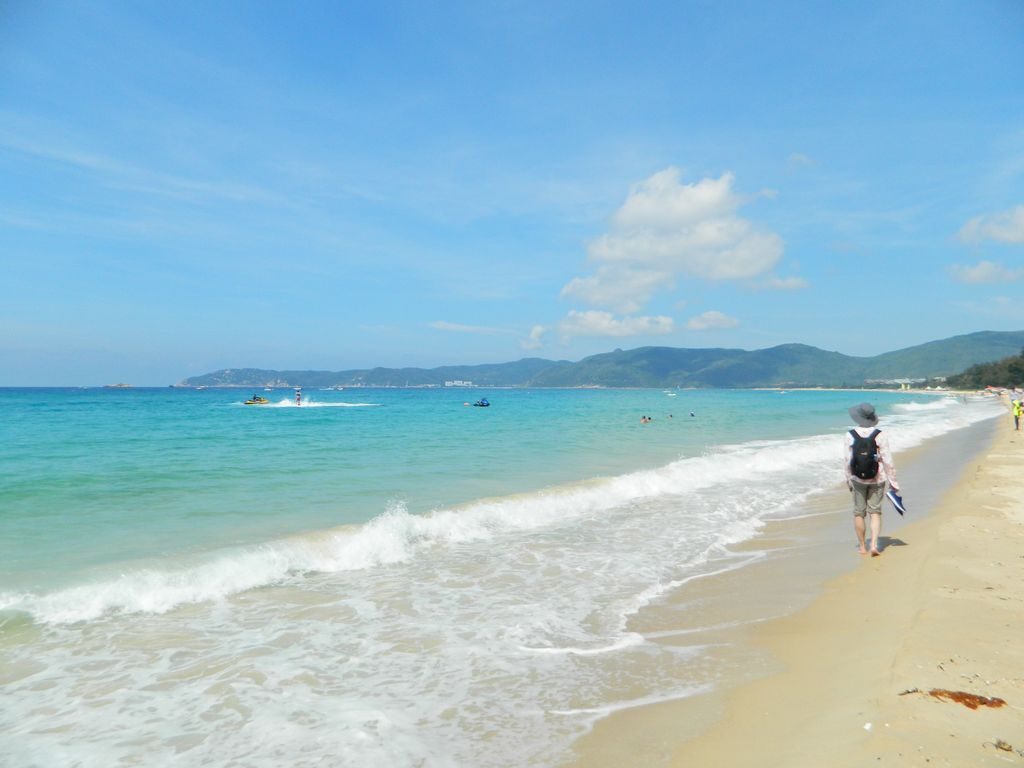 Пляж Ялунвань в мае, Хайнань