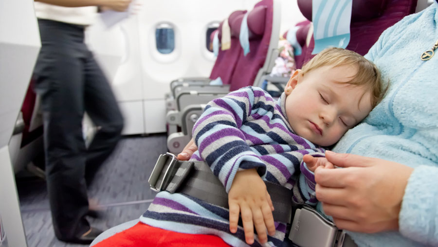 Ребенок в самолете без предоставления отдельного места