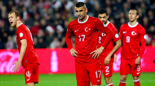 Турецкие футболисты сыграли вничью с Венгрией в отборе на ЧМ-2014